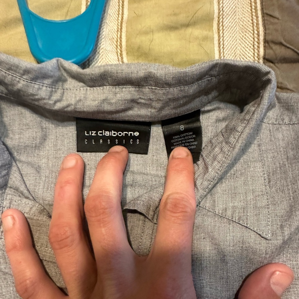 Fitted button up - Picture 2 of 2